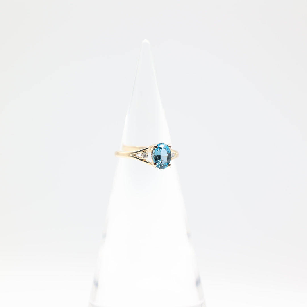 14k Yellow Gold Oval Blue Topaz Stone With Two Diamond Accents Size 7.75