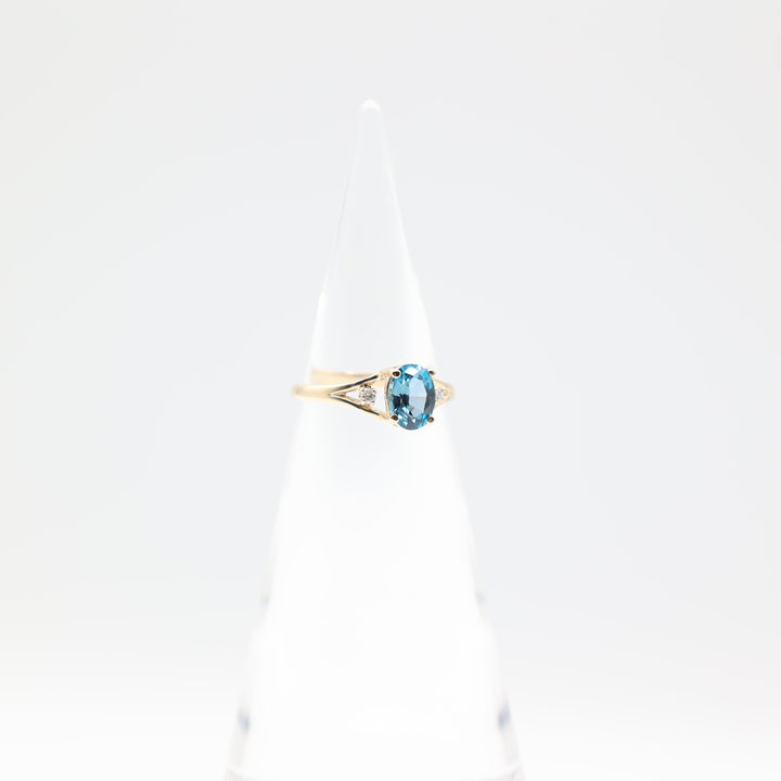 14k Yellow Gold Oval Blue Topaz Stone With Two Diamond Accents Size 7.75