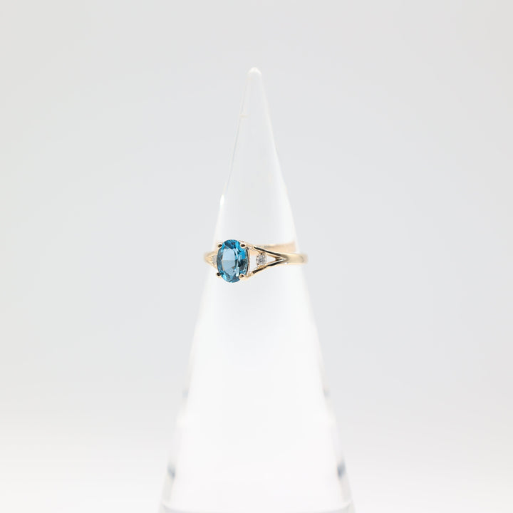 14k Yellow Gold Oval Blue Topaz Stone With Two Diamond Accents Size 7.75