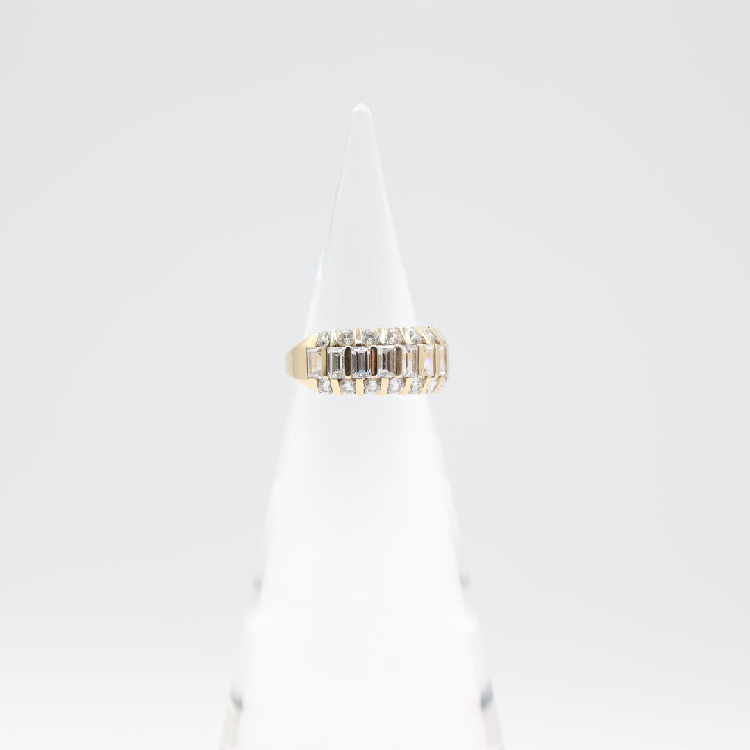 14k Yellow Gold Band With Cz Stones Ring Size 6.75