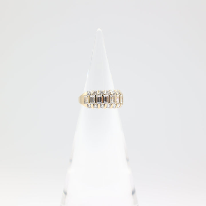 14k Yellow Gold Band With Cz Stones Ring Size 6.75