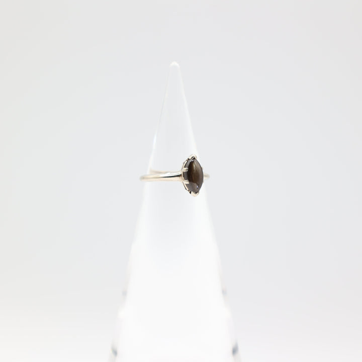 14k White Gold Star Sapphire Ring with 10mm x 5mm Stone Size 4.75