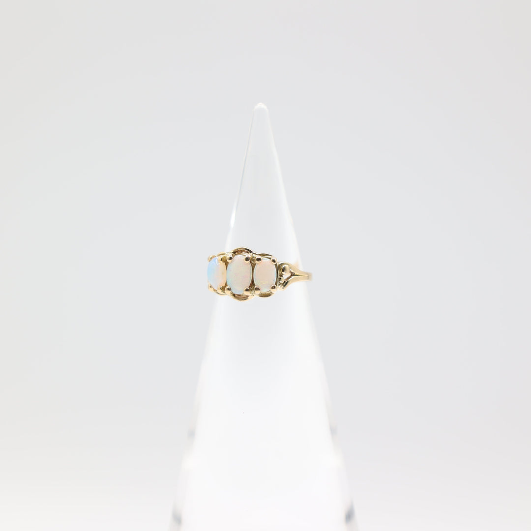 18k Yellow Gold Three Stone Opal Ring Size 5.75