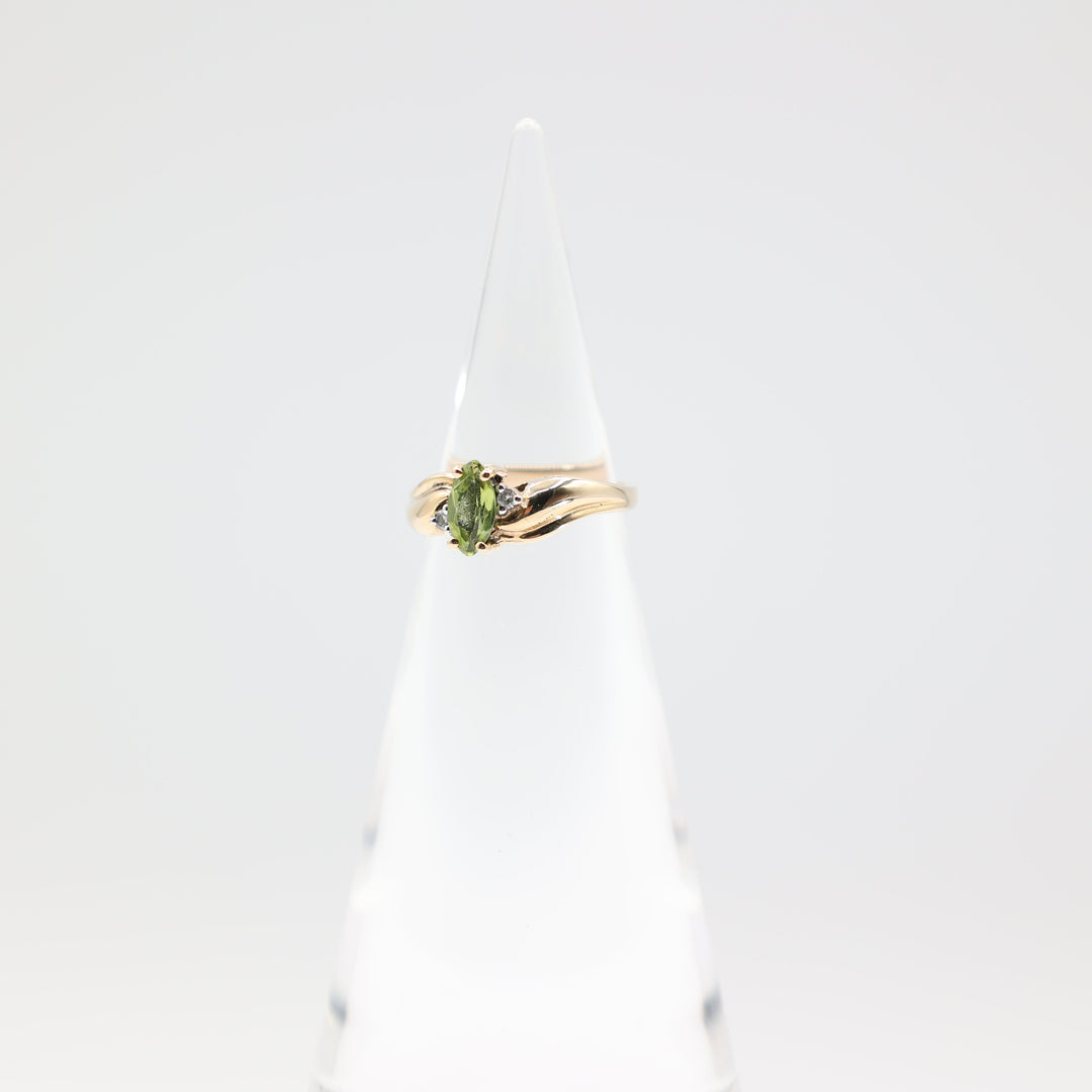 10k Yellow Gold Band Marquise Chrysoprase Ring Size 6.5
