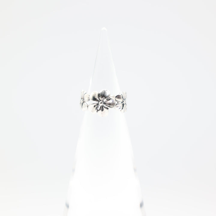 925 Sterling Silver Flower and Leaf Band Ring Size 6.25