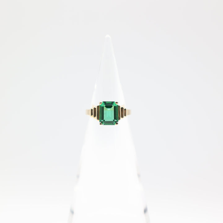 14k Yellow Gold Emerald Cut Green Glass Stone Ring Size 6.75