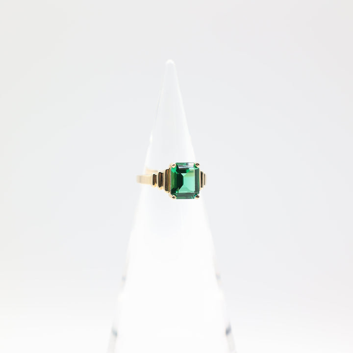 14k Yellow Gold Emerald Cut Green Glass Stone Ring Size 6.75