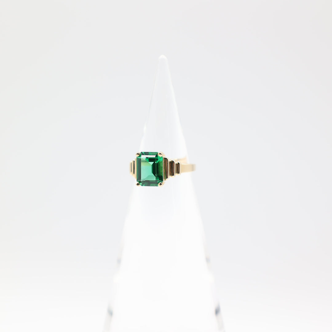14k Yellow Gold Emerald Cut Green Glass Stone Ring Size 6.75