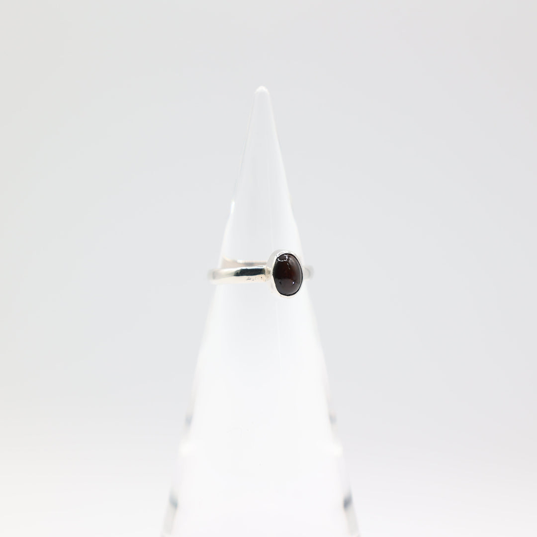 925 Sterling Silver 3mm Band Ring with 7x6mm Oval Dark Red Stone Size 7