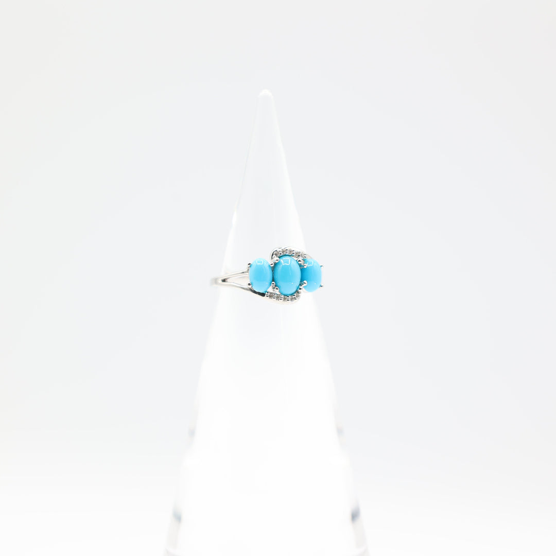 925 Sterling Silver Ring with 3 Sleeping Beauty Stones Size 7