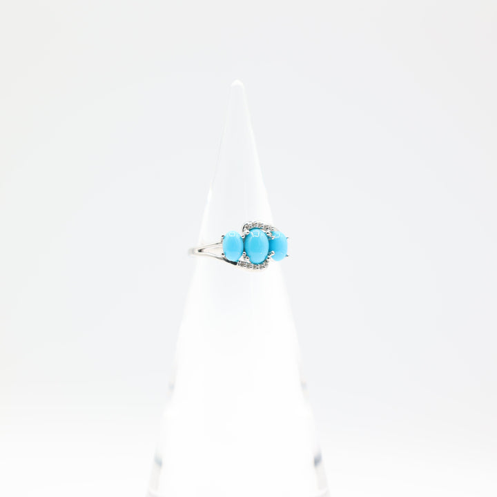 925 Sterling Silver Ring with 3 Sleeping Beauty Stones Size 7