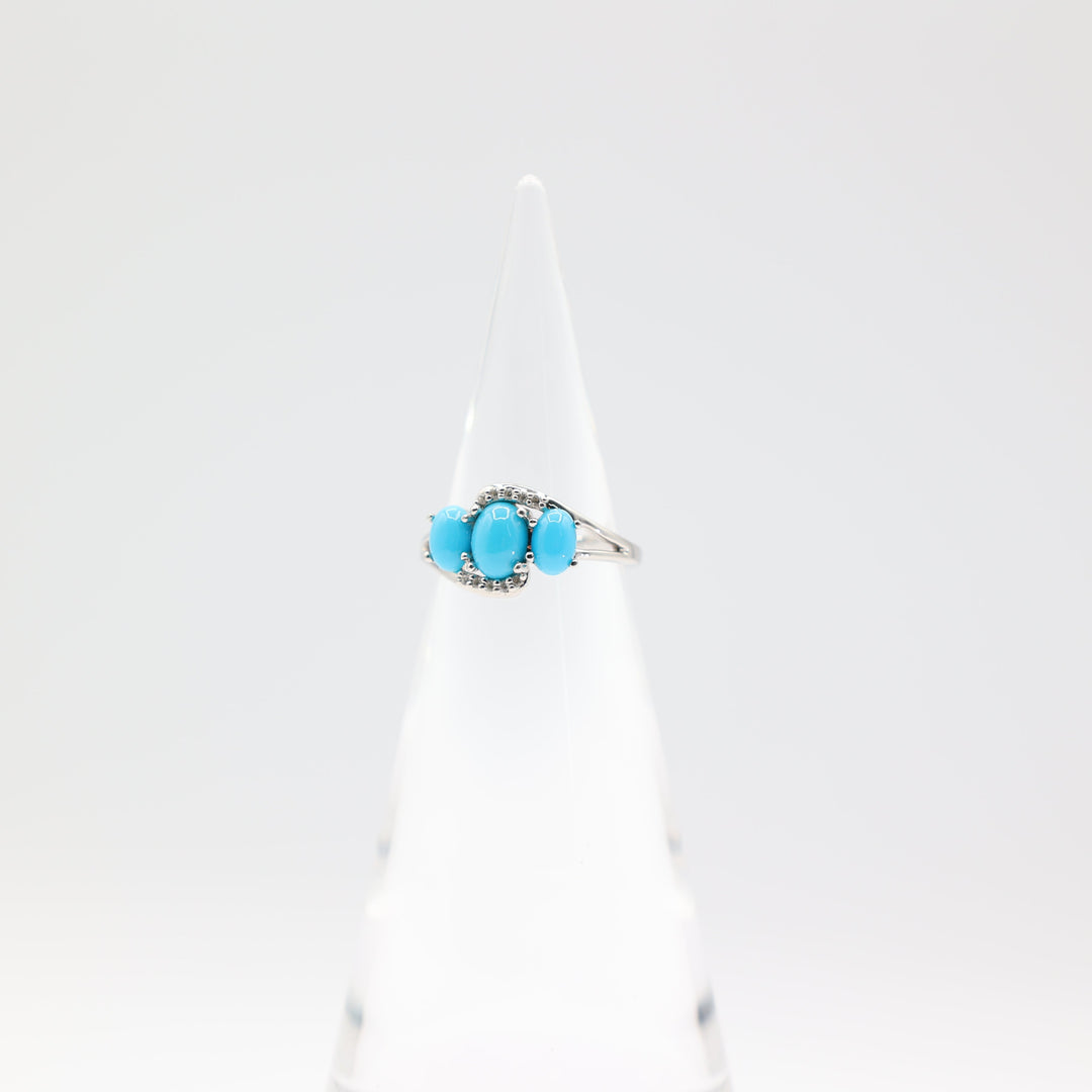 925 Sterling Silver Ring with 3 Sleeping Beauty Stones Size 7