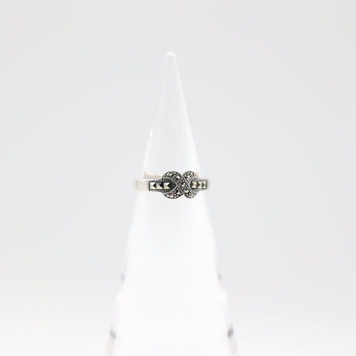 925 Sterling Silver X Studded Ring Size 8