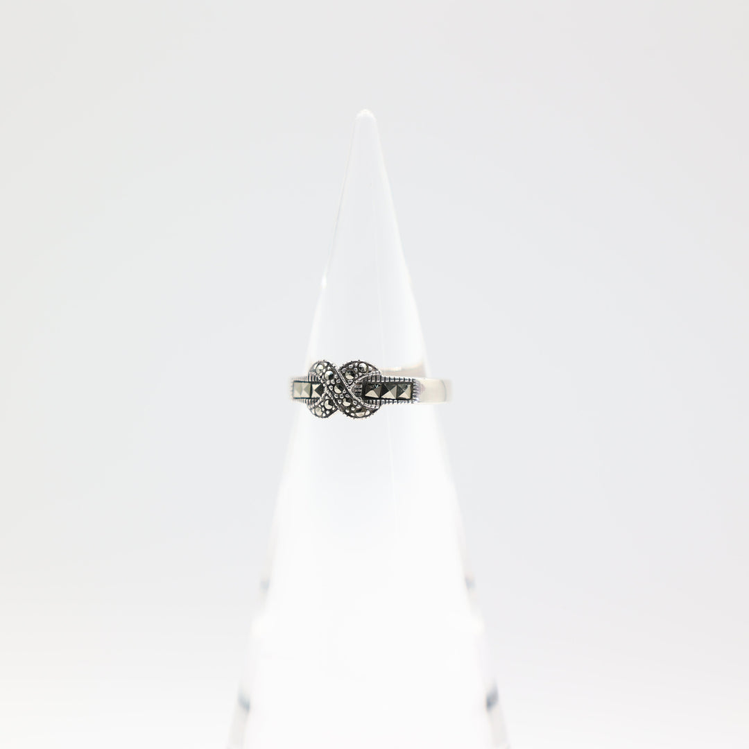 925 Sterling Silver X Studded Ring Size 8