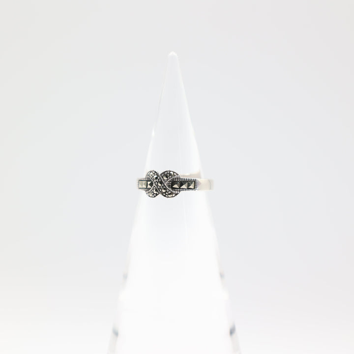 925 Sterling Silver X Studded Ring Size 8