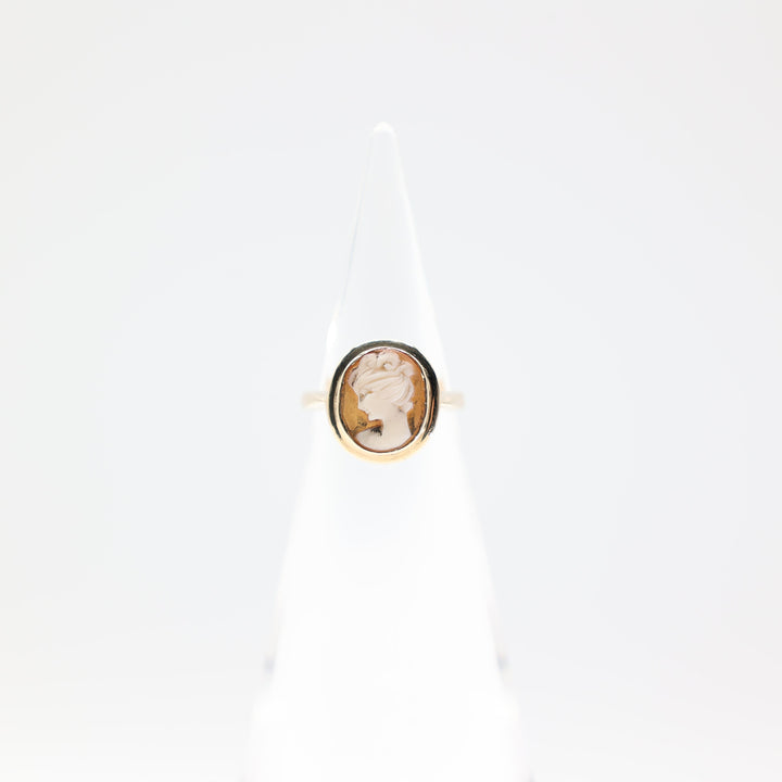 14k Yellow Gold Vintage Shell Cameo Ring Size 5.25