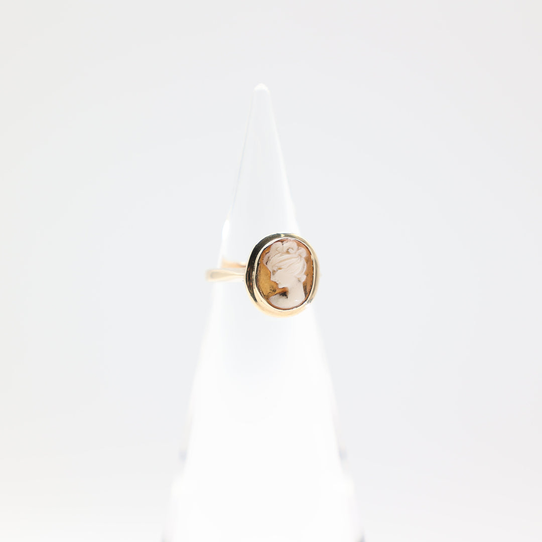 14k Yellow Gold Vintage Shell Cameo Ring Size 5.25