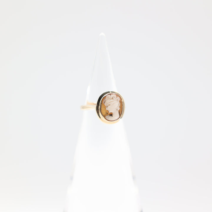 14k Yellow Gold Vintage Shell Cameo Ring Size 5.25