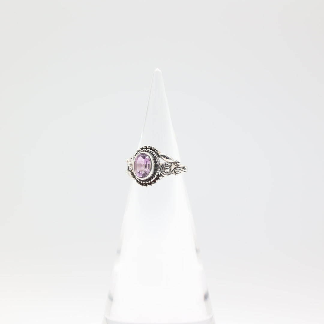 925 Sterling Silver Spiral Band Ring with 8x6mm Oval Amethyst Stone Size 7