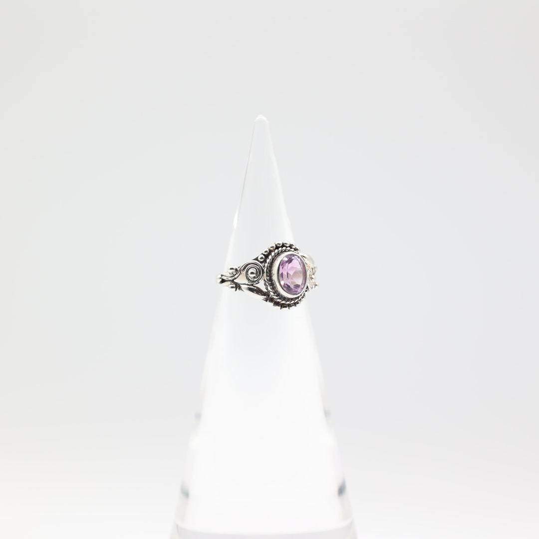 925 Sterling Silver Spiral Band Ring with 8x6mm Oval Amethyst Stone Size 7