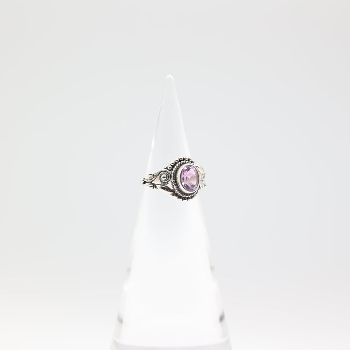 925 Sterling Silver Spiral Band Ring with 8x6mm Oval Amethyst Stone Size 7