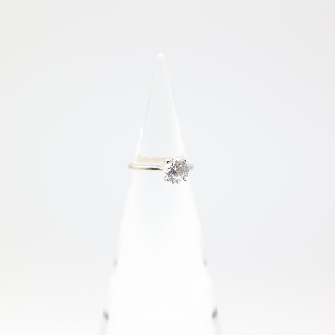 14k White Gold 7mm White Quartz Ring Size 6 Elegant Jewelry