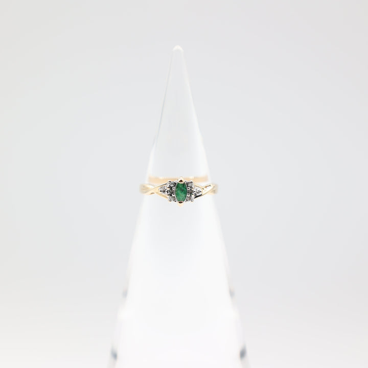 14k Yellow Gold Twisted Band with Eight Diamond Accents and 6mm x 3mm Jadeite Marquise Stone Ring Size 7