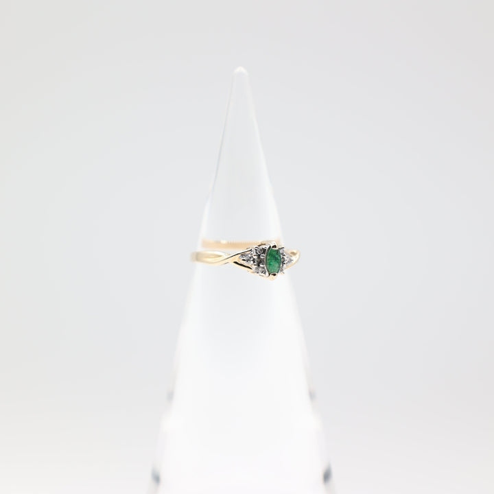 14k Yellow Gold Twisted Band with Eight Diamond Accents and 6mm x 3mm Jadeite Marquise Stone Ring Size 7