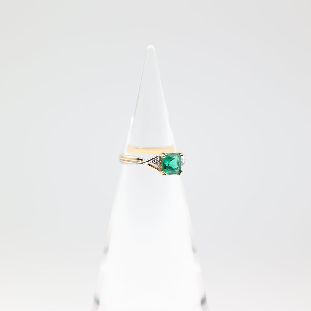 10k Yellow Gold Two Tone Twisted Band with 6mm Square Emerald Stone and Diamond Accents Ring Size 6.5