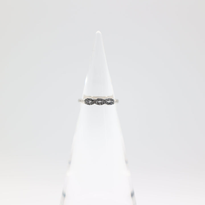 14k White Gold Twisted Band Ring with White Sapphire Stones Size 6