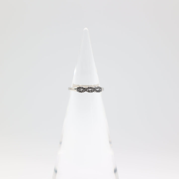 14k White Gold Twisted Band Ring with White Sapphire Stones Size 6