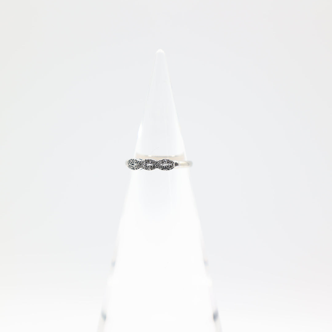 14k White Gold Twisted Band Ring with White Sapphire Stones Size 6