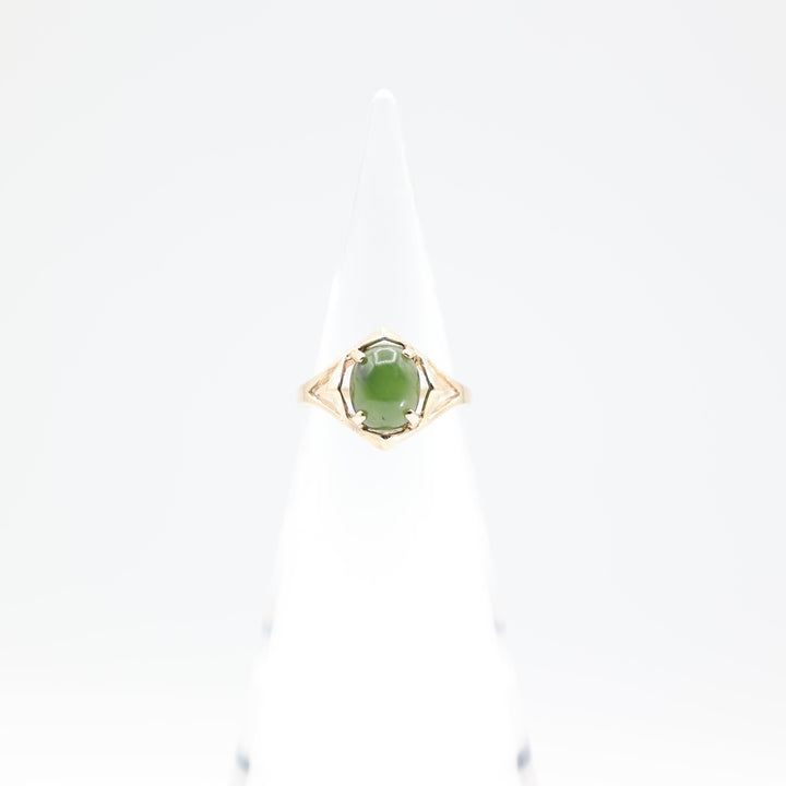 14k Yellow Gold Green Oval Jade Ring 9x7mm Size 7.25