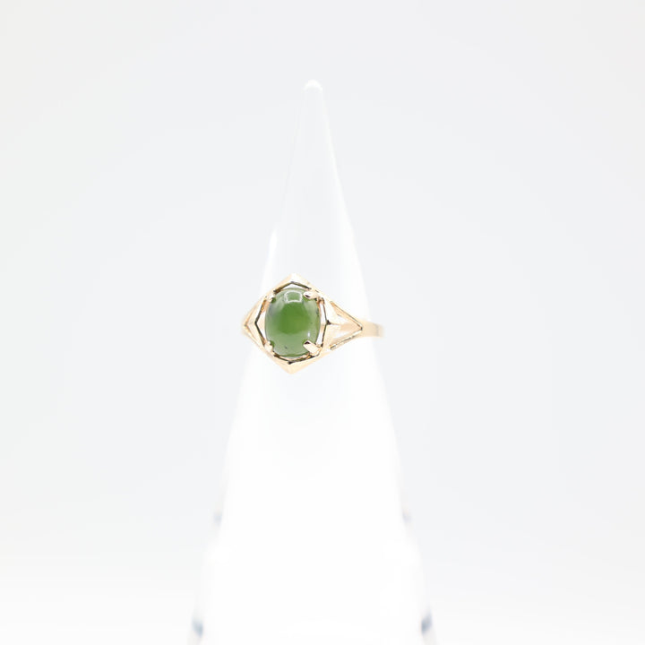 14k Yellow Gold Green Oval Jade Ring 9x7mm Size 7.25