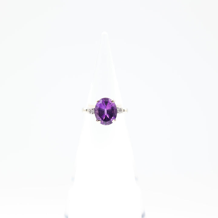 10k White Gold Band with 11mm x 9mm Oval Amethyst Stone and Diamond Accents Ring Size 6