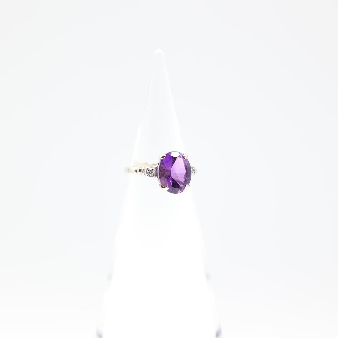 10k White Gold Band with 11mm x 9mm Oval Amethyst Stone and Diamond Accents Ring Size 6