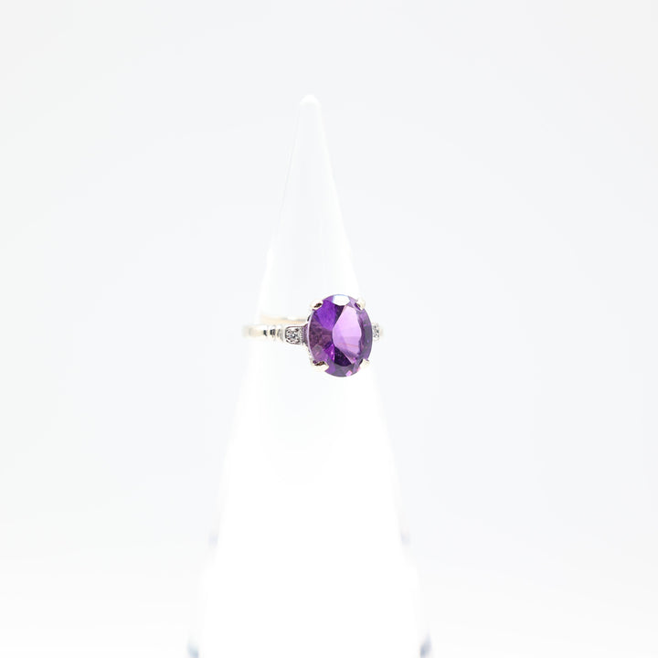 10k White Gold Band with 11mm x 9mm Oval Amethyst Stone and Diamond Accents Ring Size 6