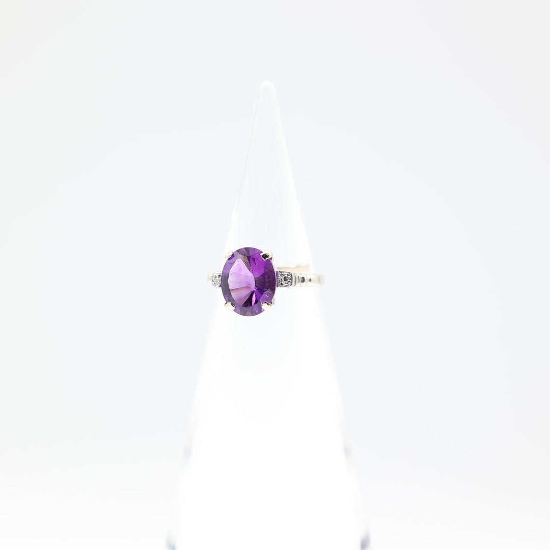 10k White Gold Band with 11mm x 9mm Oval Amethyst Stone and Diamond Accents Ring Size 6