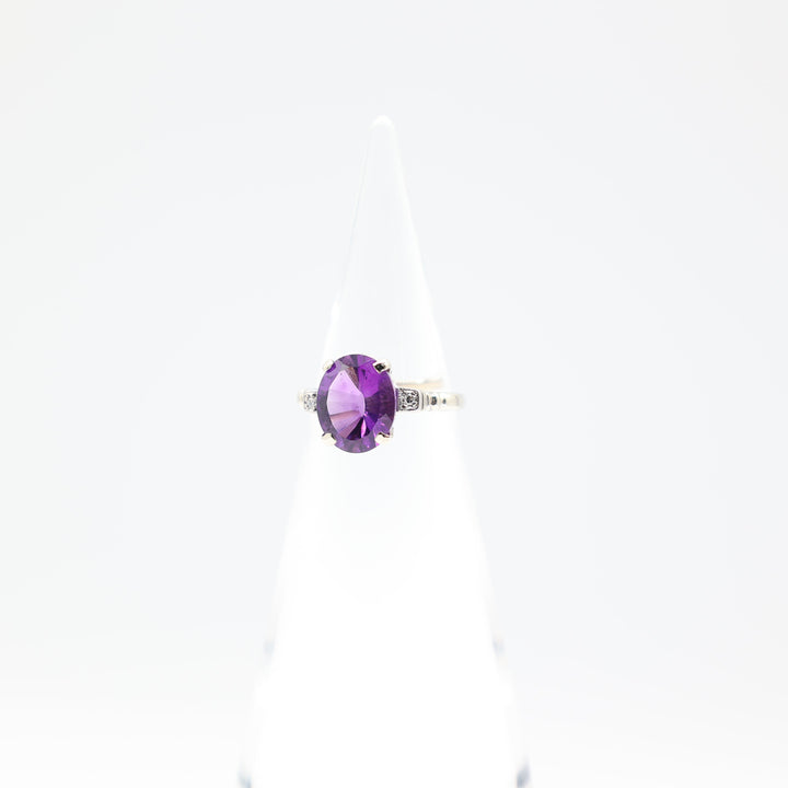 10k White Gold Band with 11mm x 9mm Oval Amethyst Stone and Diamond Accents Ring Size 6