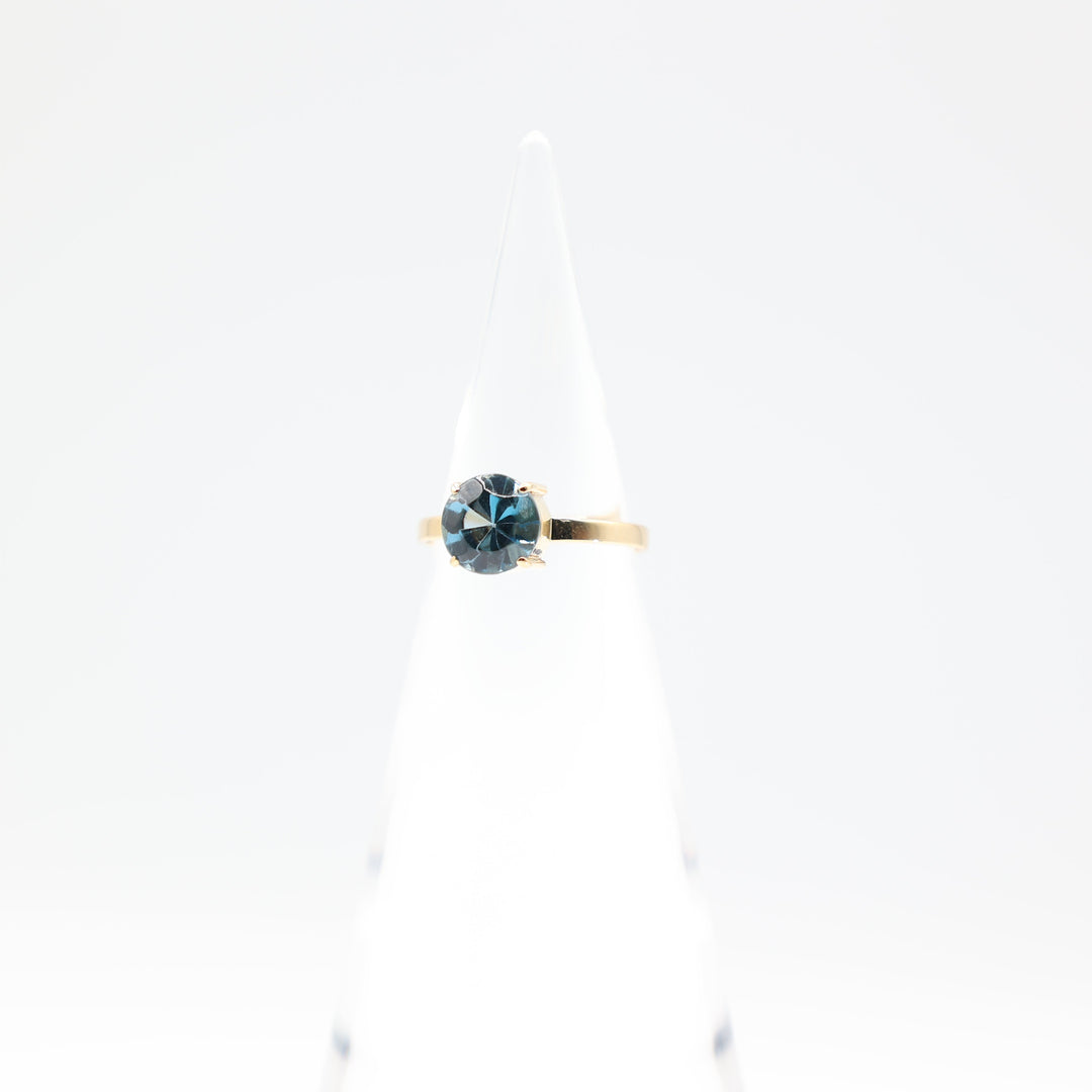 17k Yellow Gold Band with Round Blue Topaz Ring Size 7