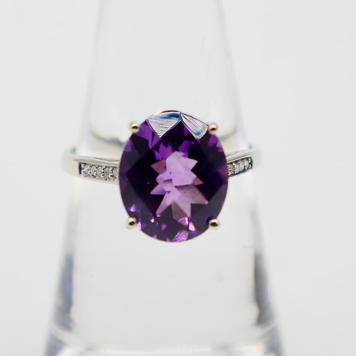 14k White Gold Effy Oval Amethyst and Diamond Ring - Size 6.75