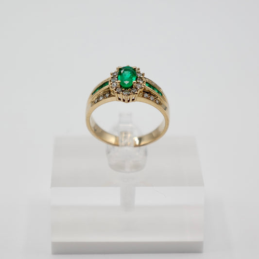 14k Gold Ring 4.2 with Diamonds and 9 Emerald Stones - Size 7