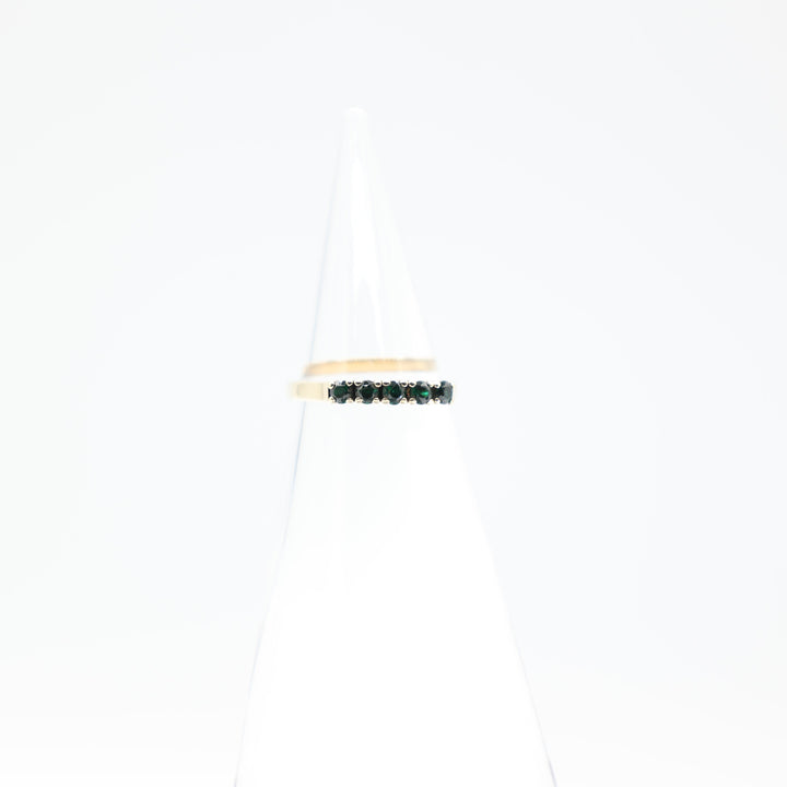 14k Yellow Gold Band Ring with 5 Green Spinel 3mm Stones Size 6.5