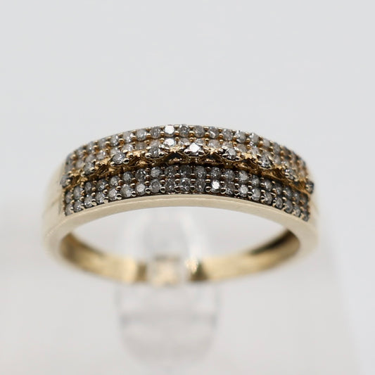 14k Yellow Gold Stamped Ring with Multiple Round Brilliant Cut Diamonds - Size 10