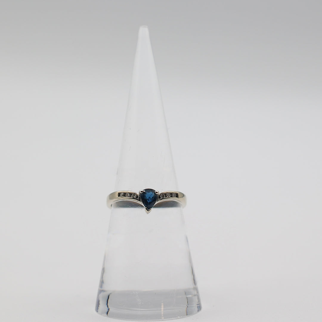 14k White Gold Faceted Blue Spinel and Diamonds Ring - Size 6.50