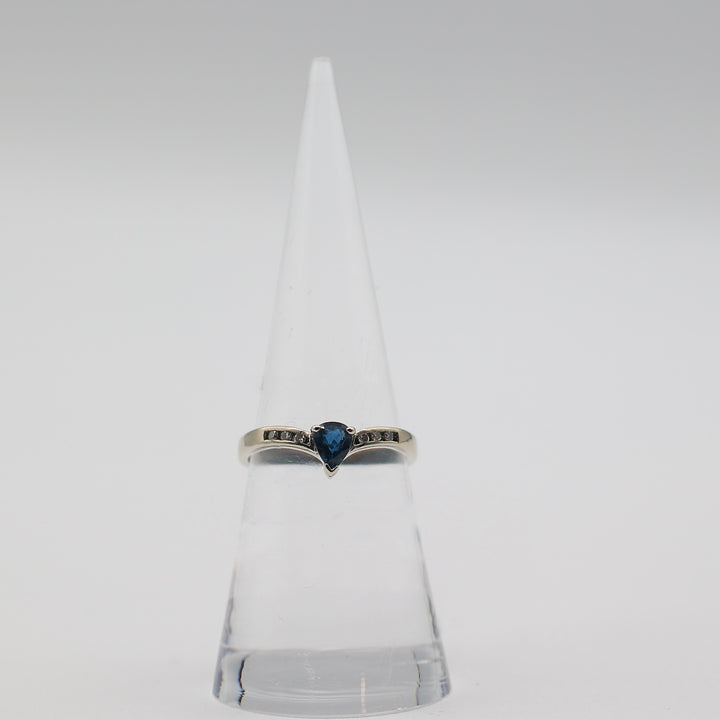 14k White Gold Faceted Blue Spinel and Diamonds Ring - Size 6.50