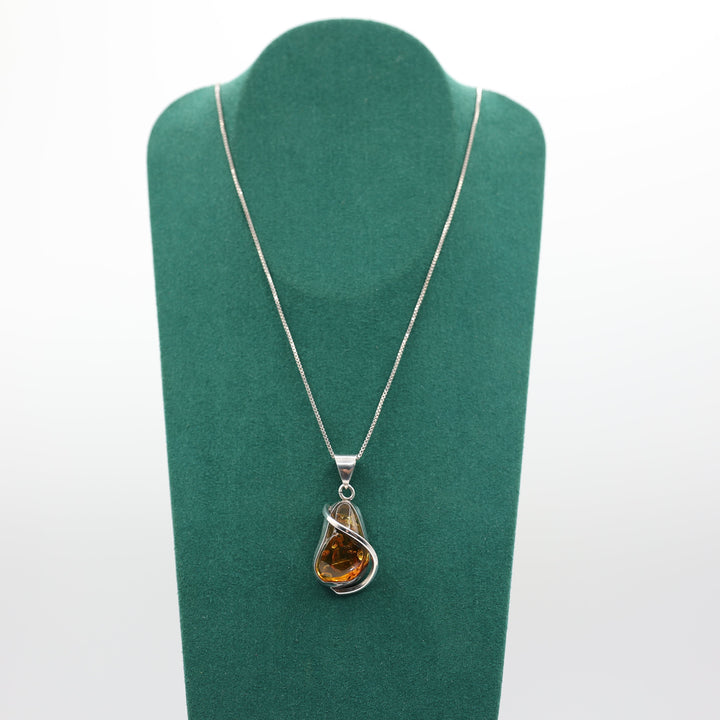 925 Sterling Silver 20 Inch Chain & Amber Pendant Necklace