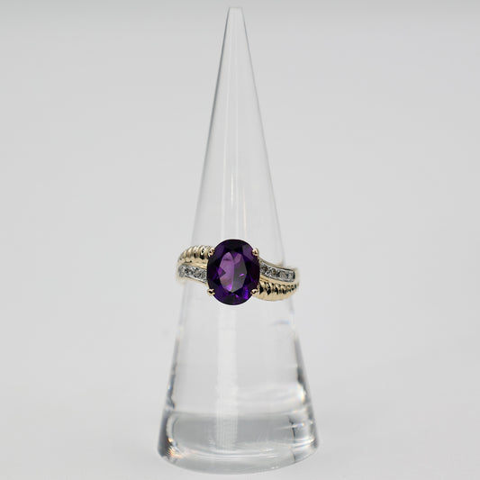 14k Yellow Gold Amethyst Oval Cut and Diamond Ring - Size 6.5