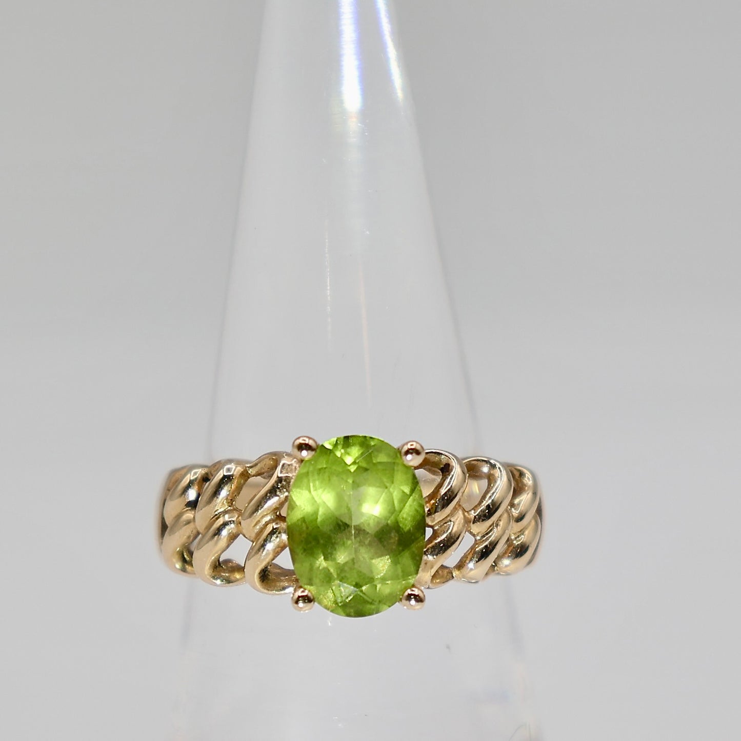 14K Yellow Gold Oval Chrysoprase Ring - Size 5