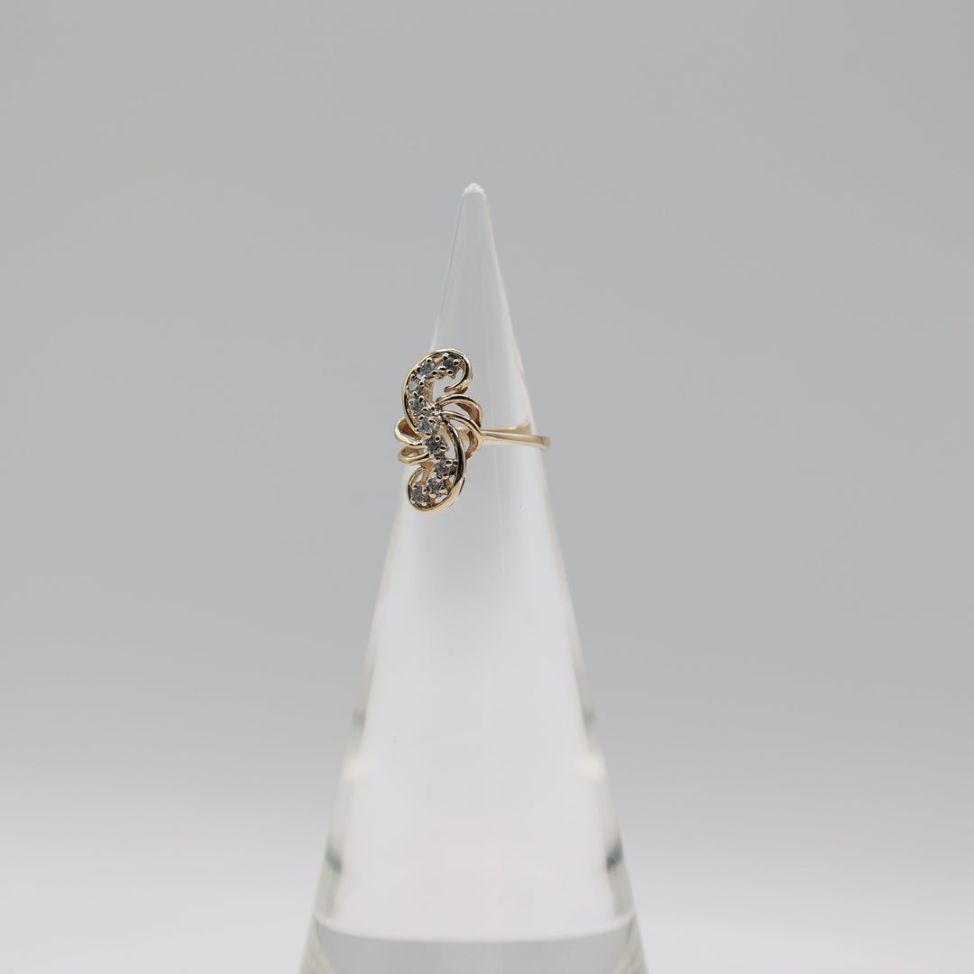 10K Yellow Gold 7 White Diamonds S Swirl Ring Size 3.75